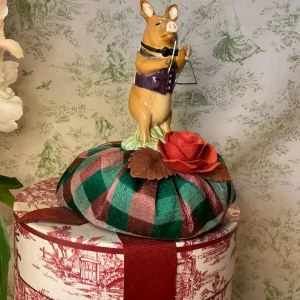 Lavender Sachet with Pig (or pincushion)